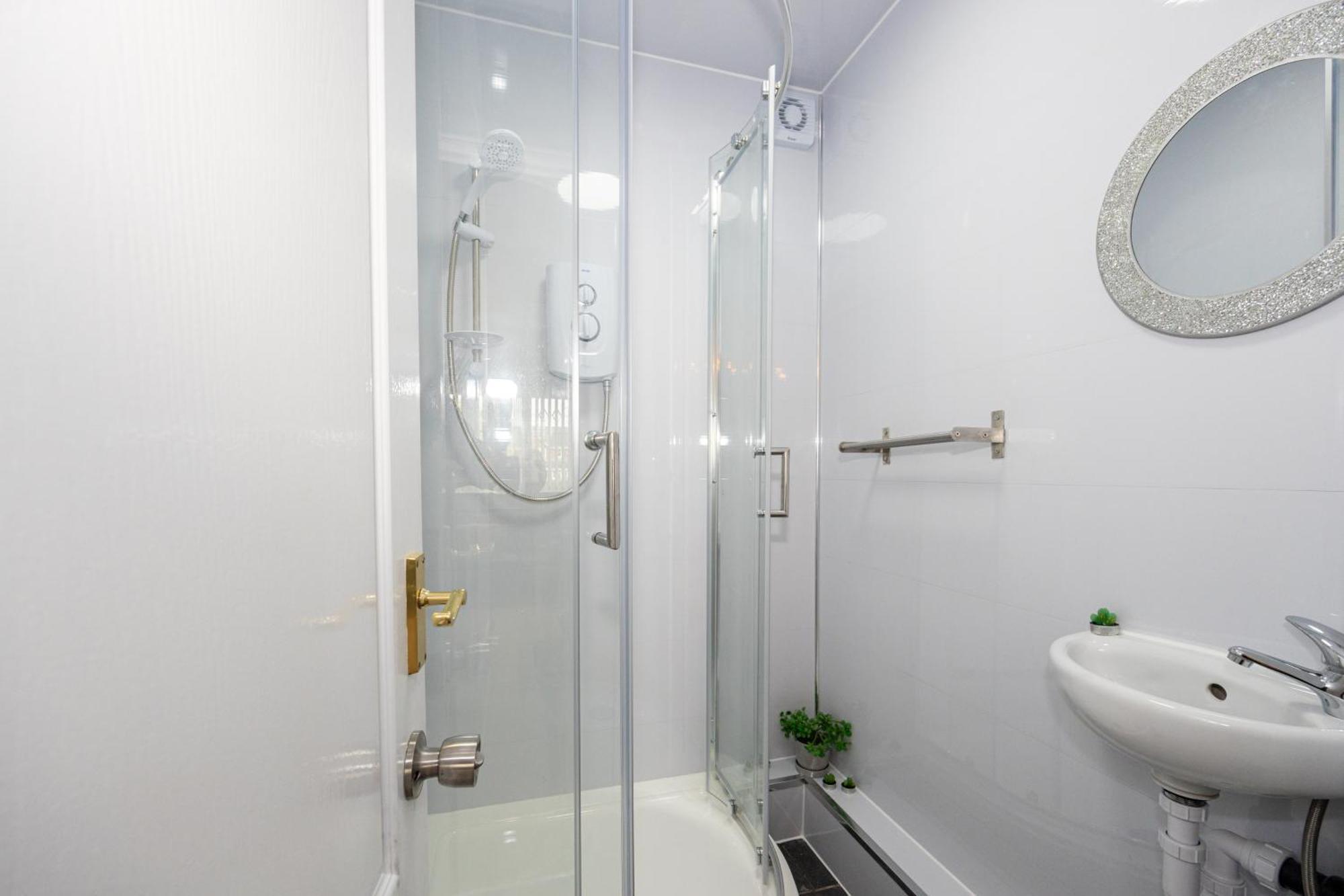 Airstays Apartment Wythenshawe Dış mekan fotoğraf